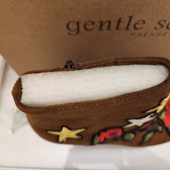 Gentle Souls "Blaise Patches" Embroidered boots. NIB. SIze 6 - Picture 3 of 11